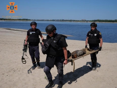 З річки у Запорізькому районі дістали бомбу часів Другої світової війни