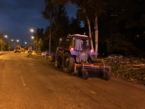 Після нічної зливи в п'яти областях України знову оголосили штормове попередження 