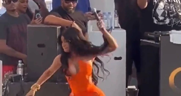 Cardi B 