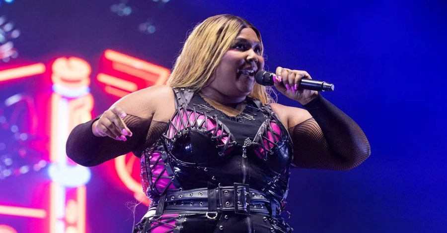 Lizzo ответила на обвинения бывших сотрудниц в домогательстве и бодишейминге