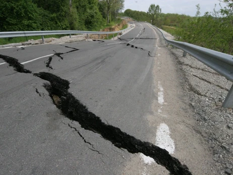 У Туреччині стався сильний землетрус, постраждали десятки людей