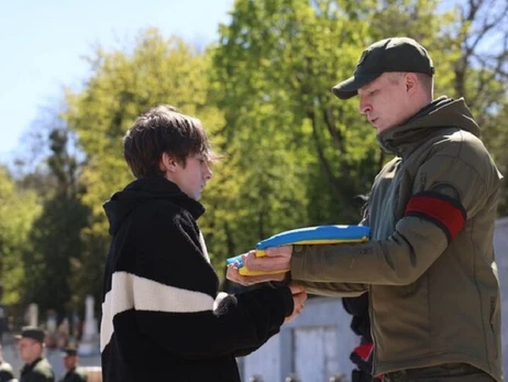 Во Львове дети, родители которых погибли на войне, будут получать от города 50 тысяч гривен