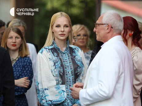 У Чернівцях з чорного хідника та хвилини мовчання стартував Одеський міжнародний кінофестиваль