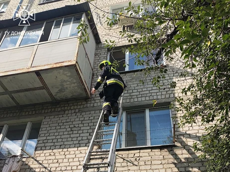 У Харкові 6-річна дівчинка врятувала себе та молодшу сестру від пожежі, викликавши рятувальників