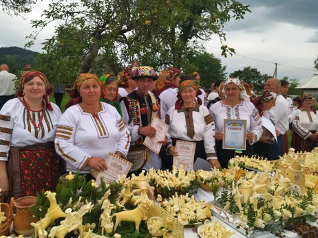 Майстриня зі столиці сирних коників: На ювілеї ліпимо солоні торти, а на весілля - короваї