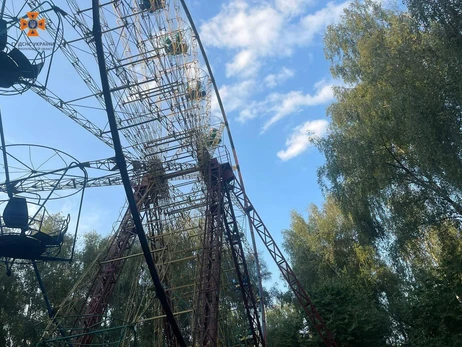 У Тенополі зупинилося оглядове колесо з дітьми - довелося викликати рятувальників