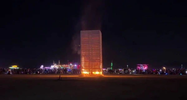 На Burning Man 2023 сожгли украинскую скульптуру, чтобы 