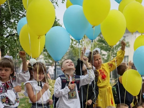 Букети на 1 вересня: соняшники - від 300 гривень, айстри у бабусь - за 120