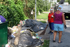 Куда жаловаться на свалку мусора под окном 