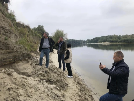 Невідомі вкрали частину старовинного човна, знайденого біля Чернігова