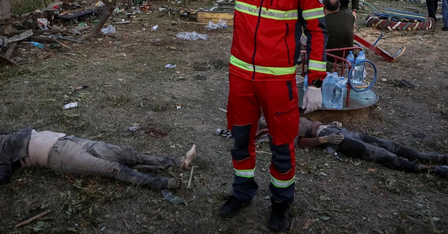 На поминках військового у селі Гроза, куди поцілила російська ракета, загинула його сім'я