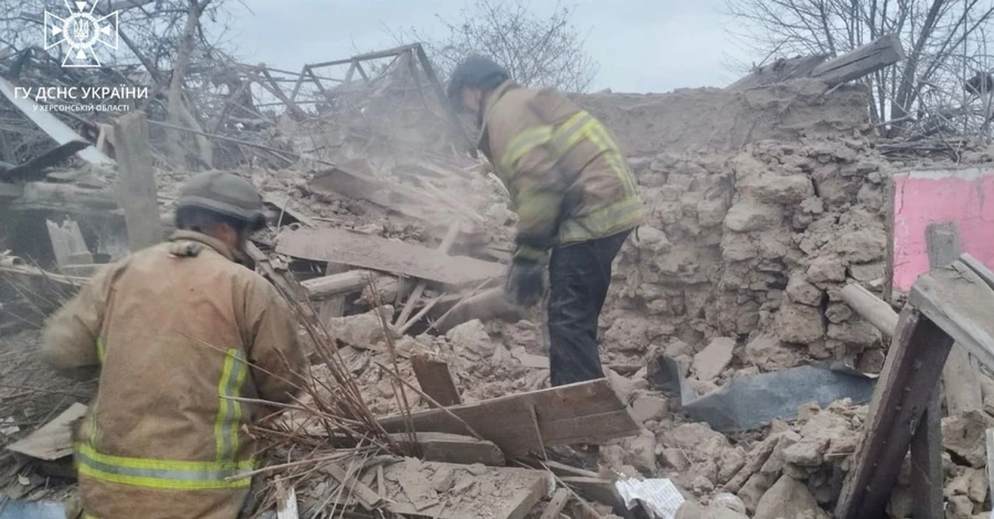 У Бериславі з-під завалів будинку дістали тіло чоловіка