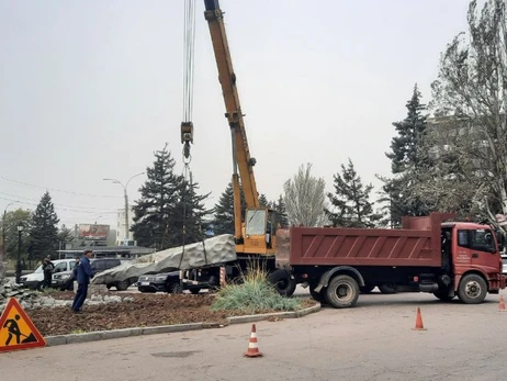 В центре Запорожья убрали остатки памятника Пушкину — он простоял без 