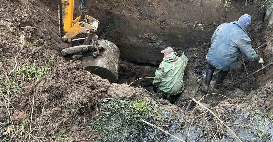 В Житомире полностью отключили водоснабжение из-за аварии на коллекторе