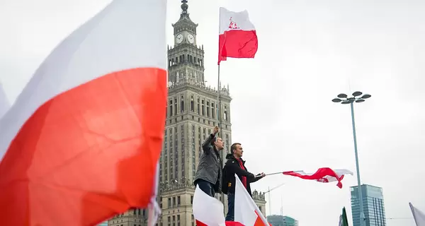 День незалежності Польщі: націоналісти на марші та колективне виконання гімну