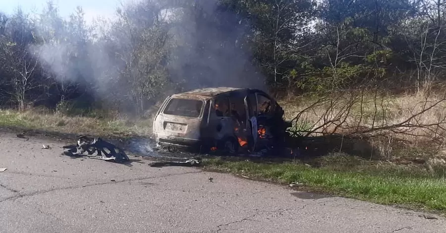 РФ обстріляла Херсон, снаряди влучили в авто з мамою і немовлям та у лікарню (оновлено)