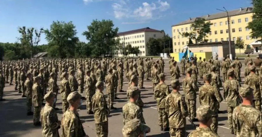 На Чернігівщині військова частина закупила генератори за завищеною ціною, але військовим вони не дістались