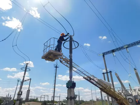 Через негоду без світла залишилися жителі п'яти областей України