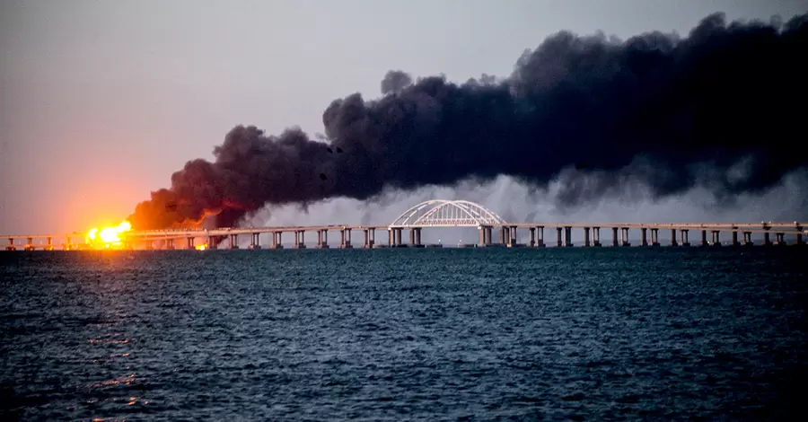 Підриви Кримського мосту - ляпаси Путіну, які зламали логістику ворога, - експерт