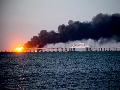 Підриви Кримського мосту - ляпаси Путіну, які зламали логістику ворога, - експерт