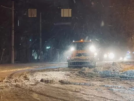 На Одещині через негоду впала 100-метрова труба, на заметених ділянках залучили БТРи