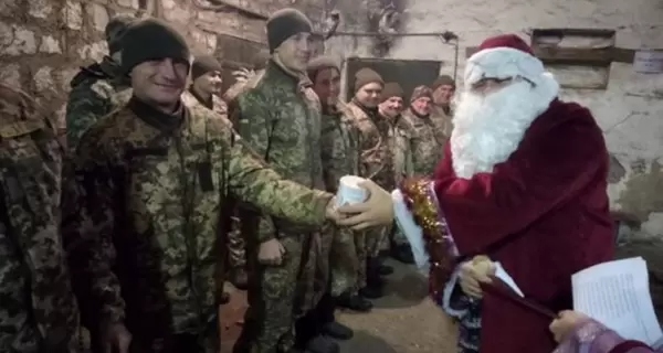 Подарки военным на Святого Николая: сладости, сухой душ и коллекционные шевроны