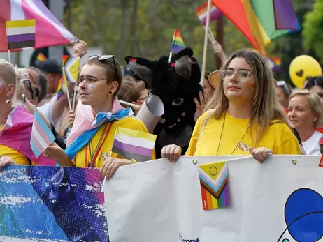 У Росії суд визнав рух ЛГБТ екстремістським та заборонив його