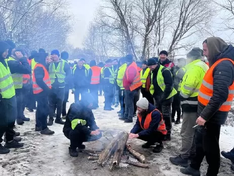 Українські водії розпочали голодування через блокування польськими перевізниками кордону