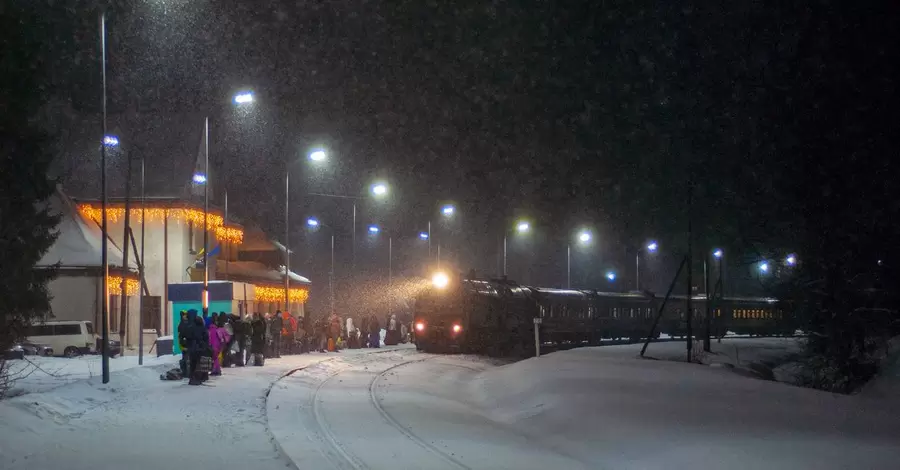 Непогода и снегопады: в УЗ заявили о массовой задержке поездов