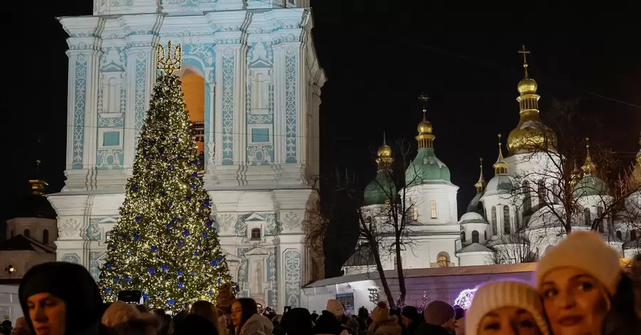 У Києві на Софійській площі запалили вогні головної ялинки країни 