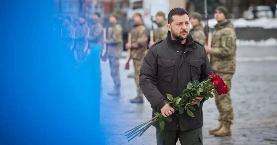 Во Львове Зеленский почтил память погибших военных