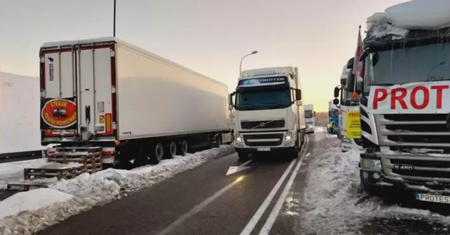 Польща заявила, що протест перевізників на кордоні з Україною є 