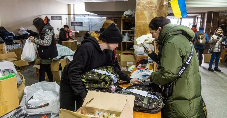 Володимир Зеленський підписав закон, яким спрощується ввезення гуманітарної допомоги