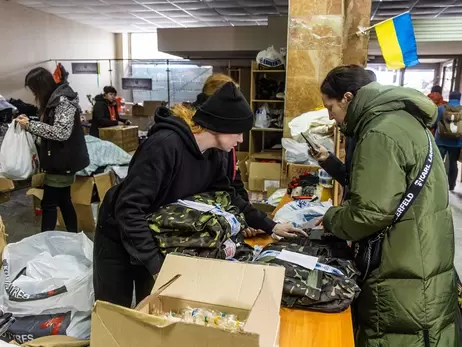 Володимир Зеленський підписав закон, яким спрощується ввезення гуманітарної допомоги