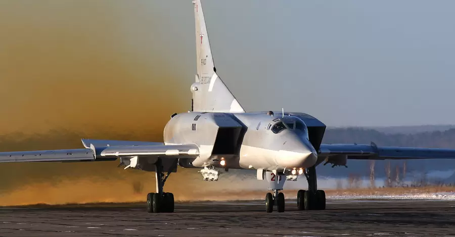 Над Курською областю РФ, ймовірно, збили Ту-22, який атакував українські міста