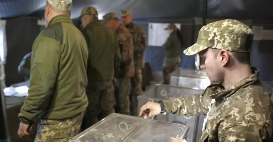 На тимчасово окупованих територіях триває примусовий збір підписів українців до виборів в РФ