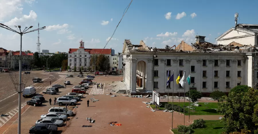 Росіяни вдарили по драмтеатру в Чернігові ракетою, яка має американські комплектуючі, - НАЗК