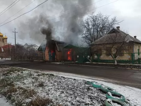 Росіяни обстріляли Курахове на Донеччині, є загиблий та поранений