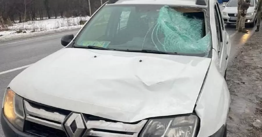 На Закарпатье пограничники во время погони за уклонистами сбили человека