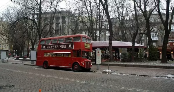 Легендарное кафе-автобус LennyBus в последний раз проедется по Киеву