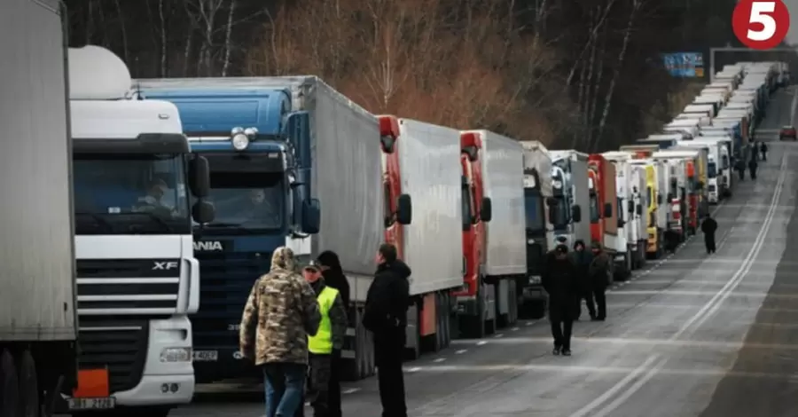 Польские перевозчики снова перекрыли пункт пропуска 