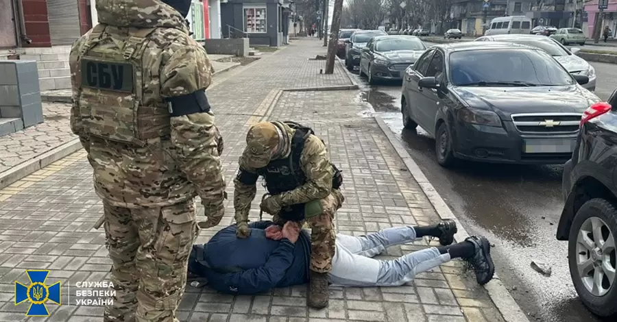 СБУ затримала групу рекетирів, які вимагали у сімей загиблих військових гроші