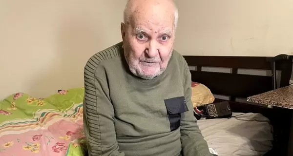 В Николаеве 104-летний мужчина впервые в жизни получил загранпаспорт, теперь он поедет к детям 