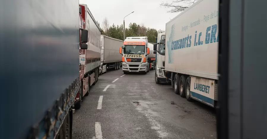 Через масштабну акцію польських фермерів пункт 