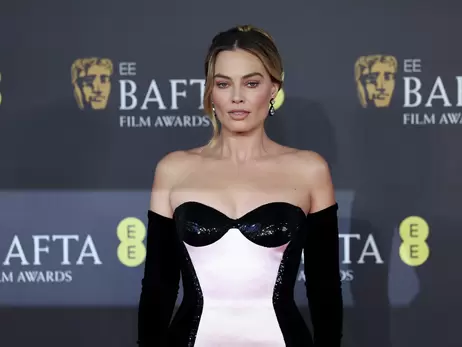 Червона доріжка BAFTA 2024: Дуа Ліпа в Valentino, Марго Роббі в Armani Privé