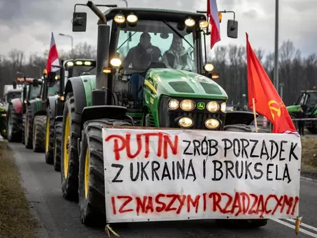 Польська поліція завела справу через плакат фермерів із закликом до Путіна та прапор СРСР