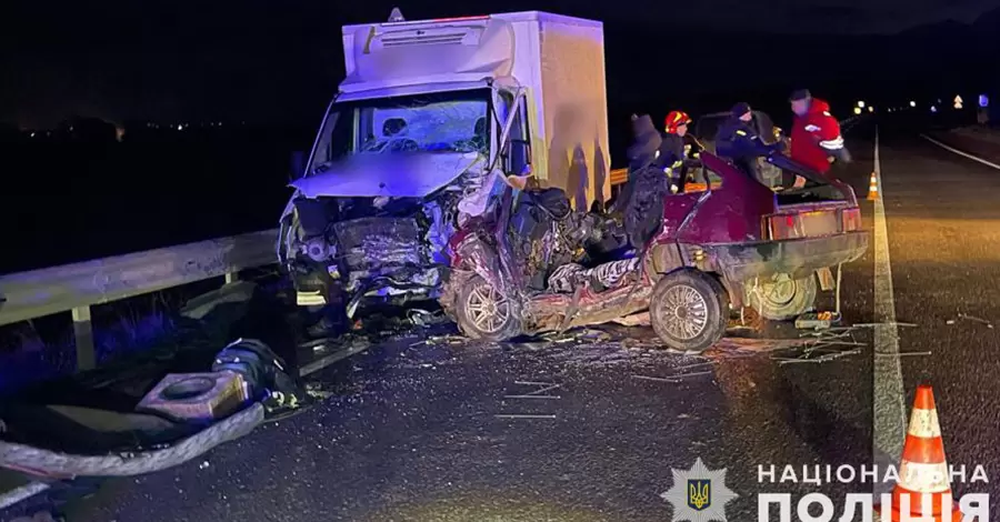 На Львівщині п’яний водій в’їхав в автомобіль з надписом «На щиті», загинули три людини 