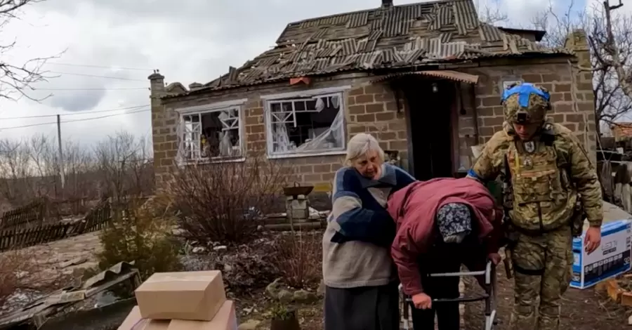 «Білі янголи» під обстрілами евакуювали з Авдіївського напрямку 26 людей та собаку