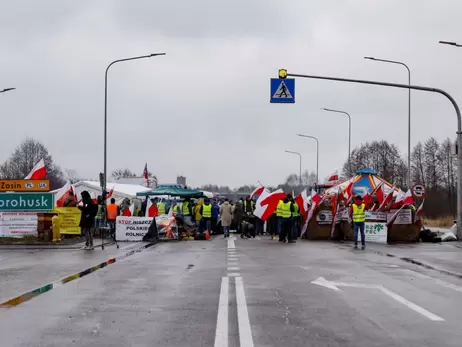 Польські фермери заявили про намір продовжити блокаду кордону до кінця квітня