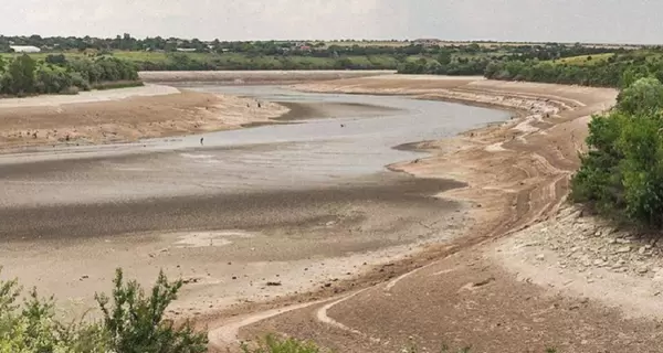 Кабмин запретил использовать дно осушенного Каховского водохранилища